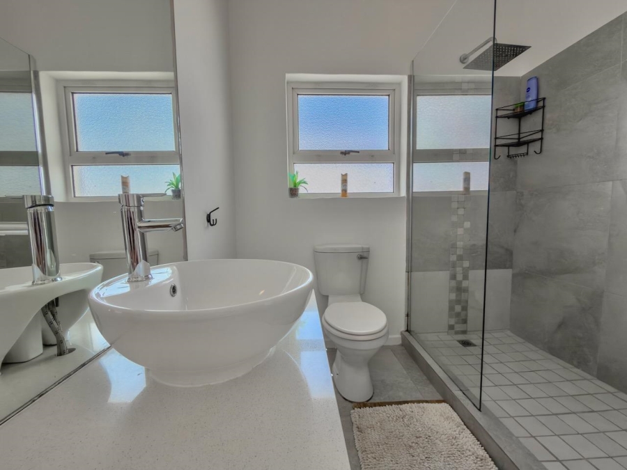 3 Bedroom Property for Sale in Table View Western Cape